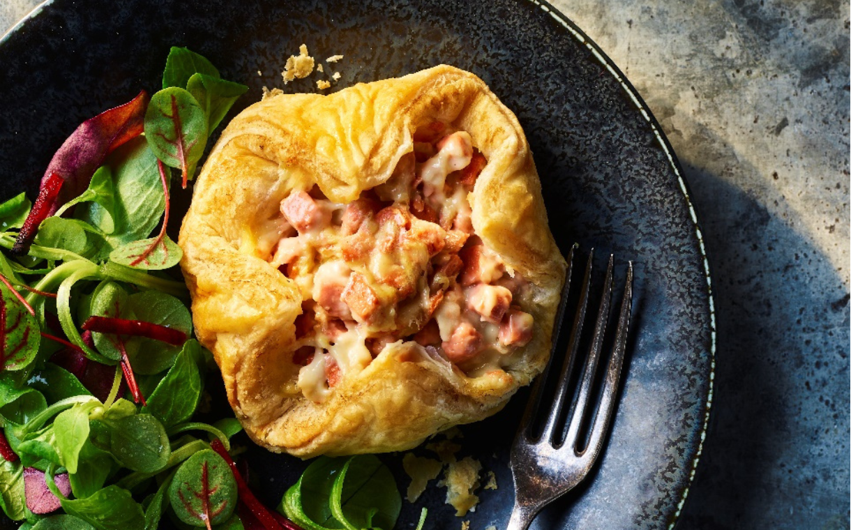 Quorn Foods joins forces with Délifrance to launch Vegan Ham & Cheeze Crown