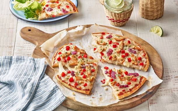 Daiya debuts shredded ‘chick’n’ topping on new pizza and flatbread